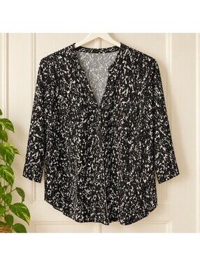 Faded Glory Women's M Black & White Abstract V-Neck Roll Tab 3/4 Blouse Pocket